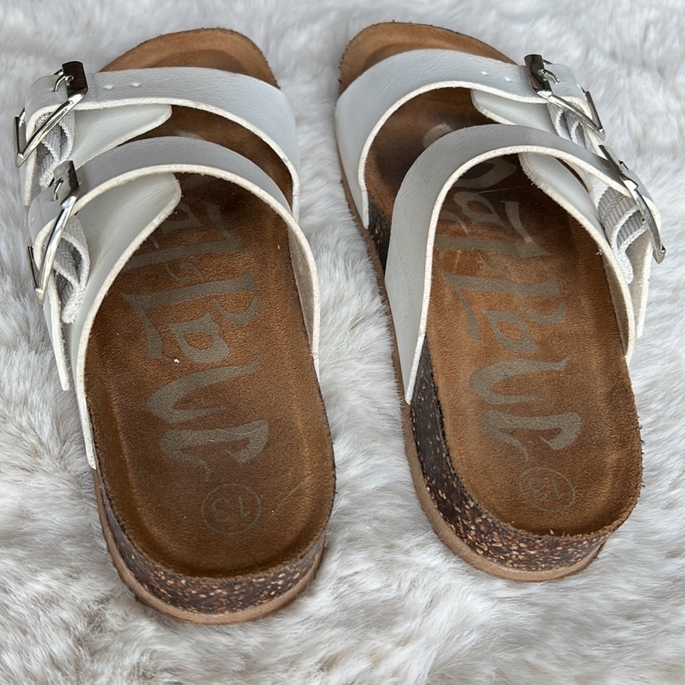 Girls Target Slides - size 13 - Picture 3 of 4